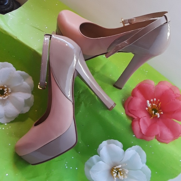 Shoes - Andrea Ankle Strap Shoes Size 8 nude colors